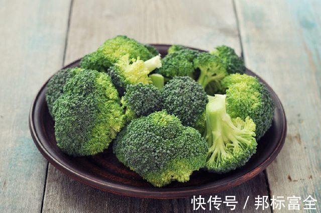 鼻毛|45岁之前,身体此处毛发变白,说明长寿与你无缘,别傻傻不清楚