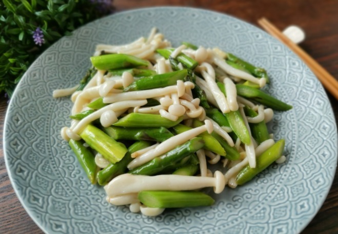 中秋家宴,别全都是大鱼大肉,12道素菜小炒,荤素搭配,清淡解腻