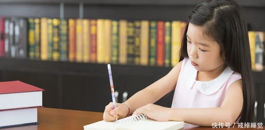 “别再盯着孩子写作业！”4条陪读经验，家长必看