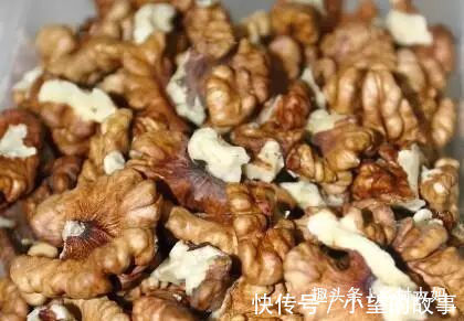 面色|核桃和此物一起煮,面色红润,皱纹消失了,睡眠也好了,早吃早好