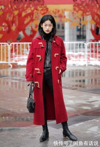 穿衣搭配|40岁女人想把“红色”穿惊艳?记住4个搭配技巧,轻轻松松美出圈