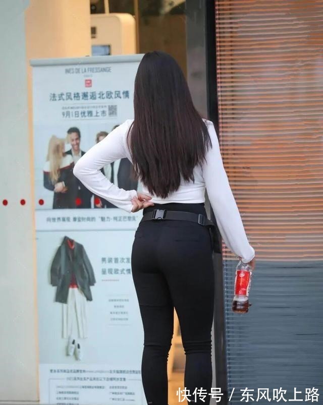 瑜伽裤 瑜伽裤显优雅,选择优雅减龄的风格,白运动鞋!