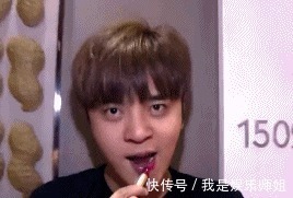 妹子 打开“口红”直接就往嘴上抹 涂口红这4大误区, 看看你中招了吗!