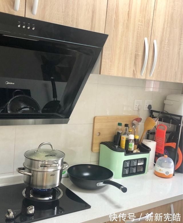 安装|她家90平新房,装修一共花费15万,电视墙很实用,进屋就被迷住