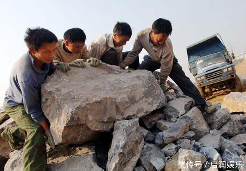 经常腰疼,聪明的人不花钱,每晚睡前用一物