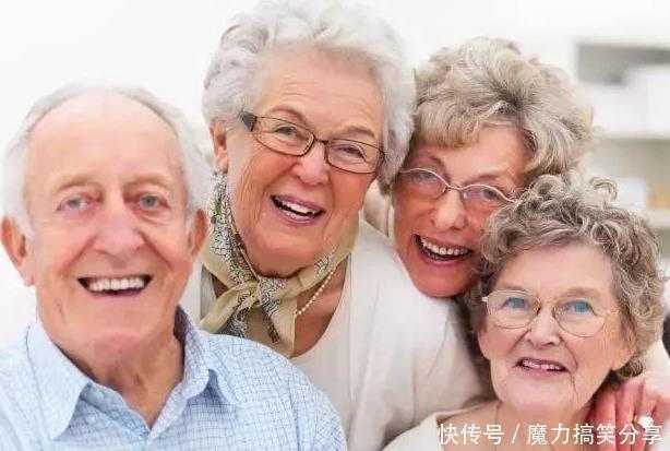  长寿|100岁老人不锻炼，爱吸烟，长寿只因每天做几件事，多半人做不到