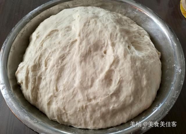 蒸馒头时，很多人缺了一个步骤，难怪蒸出的馒头不松软