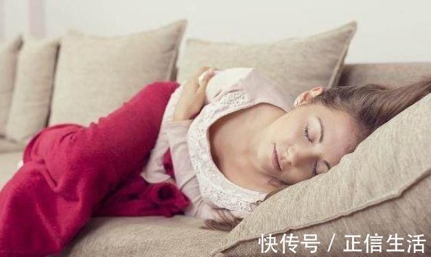 前兆|女人来大姨妈时,如果出现“血块”,很有可能是乳腺癌的“前兆”