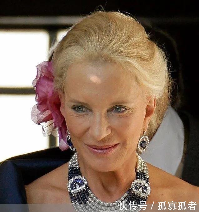 吊坠&那么重的耳环为什么却成为了王室女性的最爱!