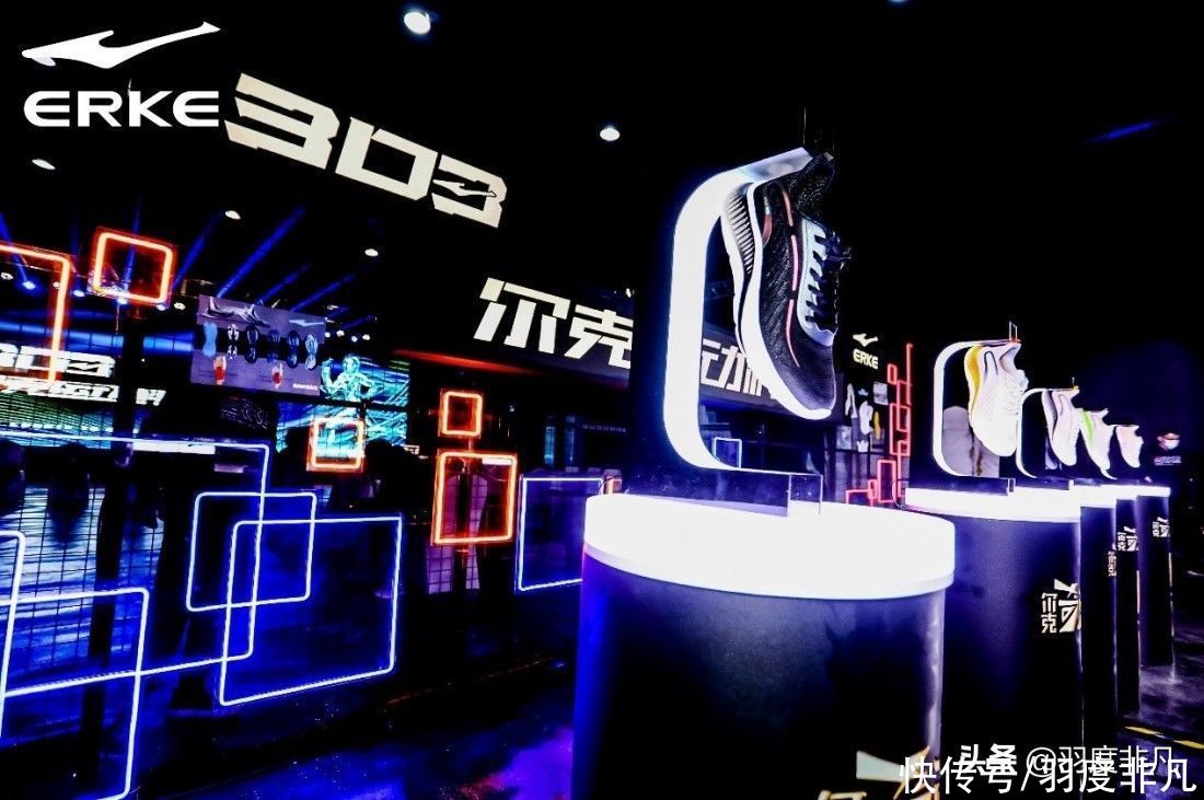 rel鸿星尔克引发国产运动鞋热潮，小米雷军晒晨跑照，网友求同款