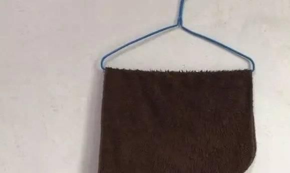 房间|晚上睡觉前，最好在房间里挂一条毛巾，很多人还不懂，涨知识