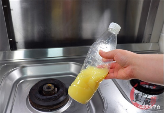 把一只牙膏挤在生姜上,很多人都不懂有啥用,我也是才知道,厉害