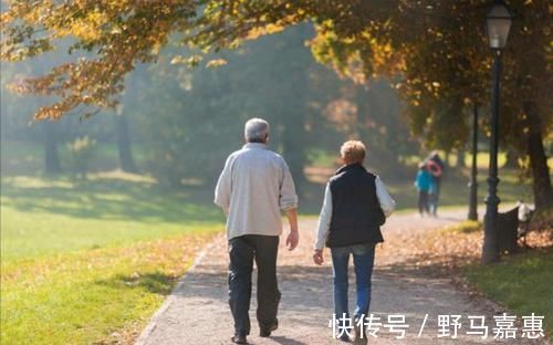 泡脚|睡眠不太好的人,每晚在睡前坚持做5件事,或将帮你改善睡眠质量