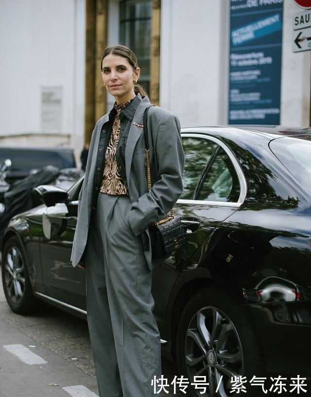 过了30的女人都该试试灰色阔腿裤,高级显气质,职场女人太适合了