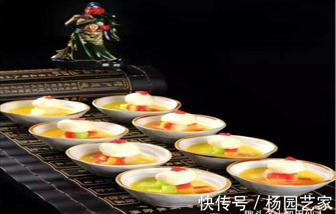 美食推荐:酱糯压猪手、四喜鱼丸、莲子煨小肠制作方法