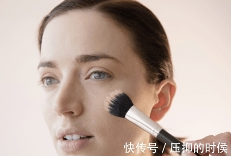 化妆刷|化妆刷VS美妆蛋,上妆效果哪家强?看完这篇你就不纠结了!