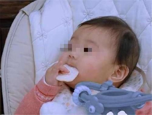 喂养|“新生儿的胃”有多大?一张图带你看明白,5个信号告诉你娃饱了