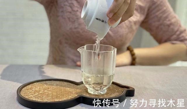 茶汤|绿茶苦涩,红茶清甜,白茶没味道如同白开水真是这样吗!