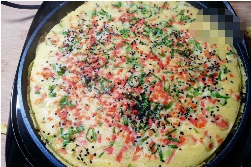 玉米面独特做法,开水一烫,手不沾面,加2个鸡蛋,营养又健康