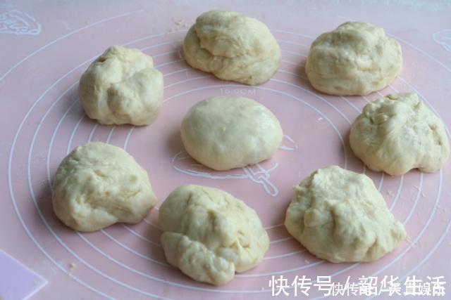 极简版苹果派教程,面粉包苹果烤一烤,香软又易消化