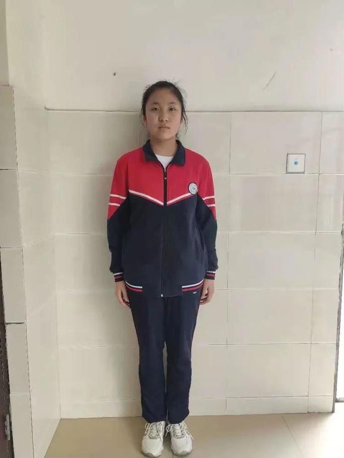 规范仪容仪表 做最美一二二学子