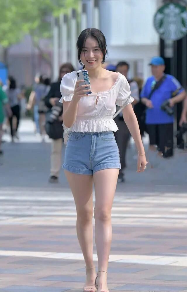 美女|腿粗不能穿短裤别搞笑了,选对款式有你好看的,时髦又显瘦