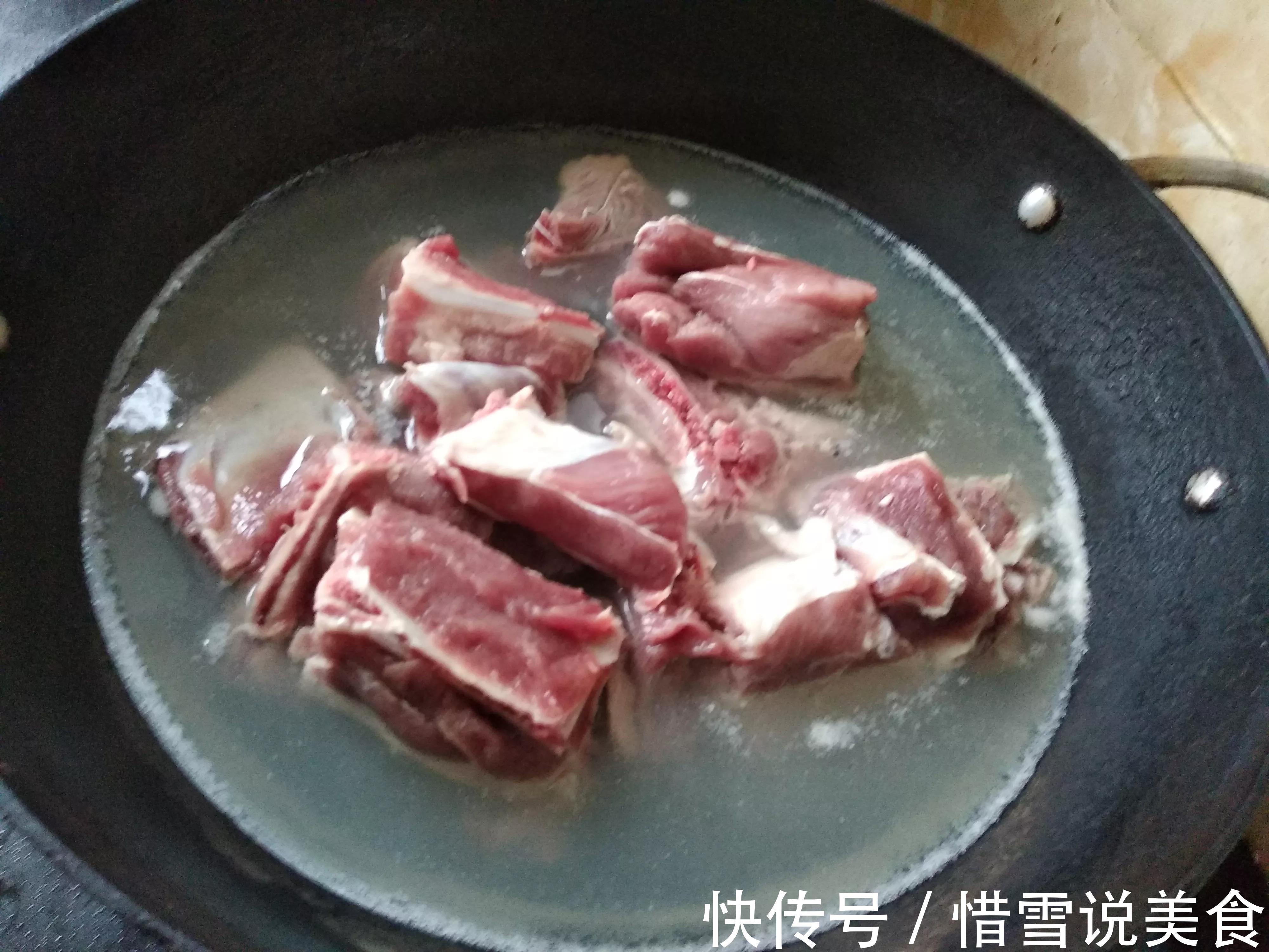 入秋后,要吃这菜得抓紧,跟骨头炖鲜嫩又营养,错过可要再等一年