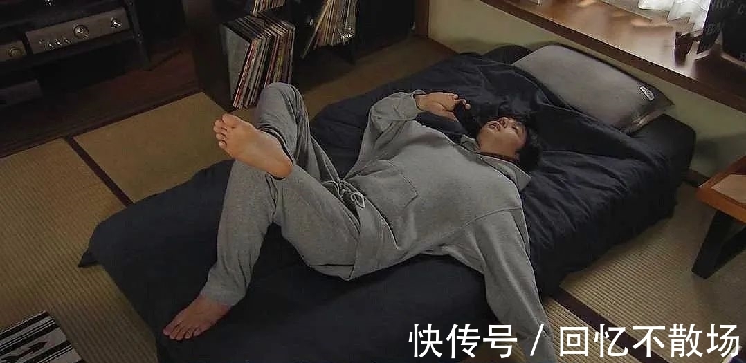 爸爸回來|懶得吃懶得動(dòng)懶得上廁所,當(dāng)代青年人有多懶,你根本想不到