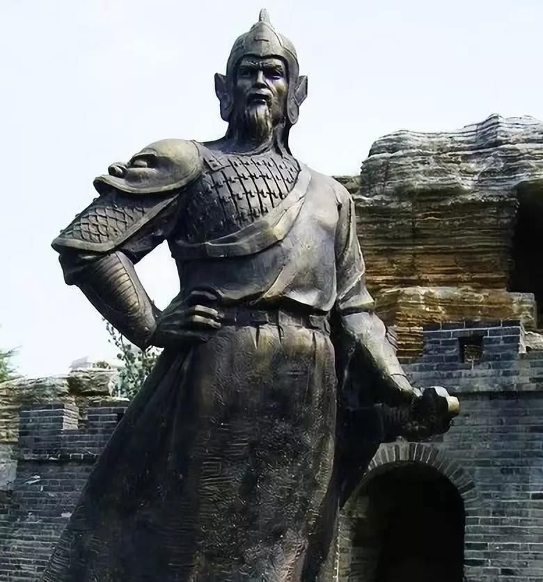 蟒蛇缠住|南宋抗金名将韩世忠被蟒蛇缠绕,跑回家求救,结果家人无人敢应