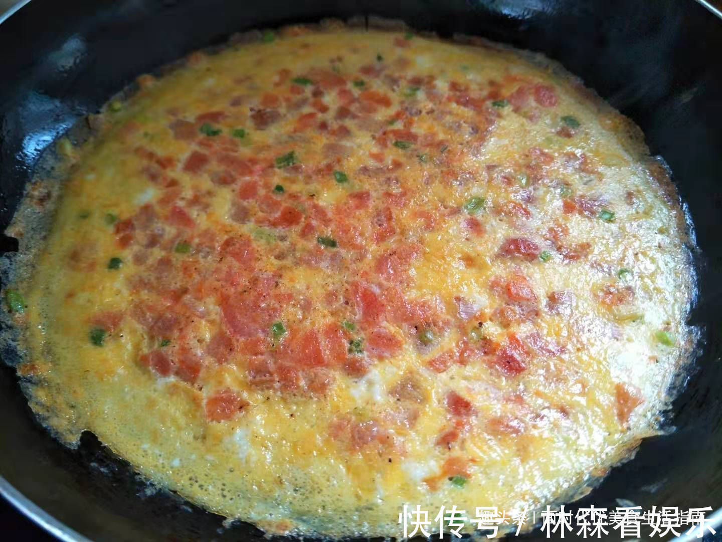 鸡蛋饼|儿子早餐就爱它,柔软鲜嫩,爽口开胃有营养,我家一周吃五次!