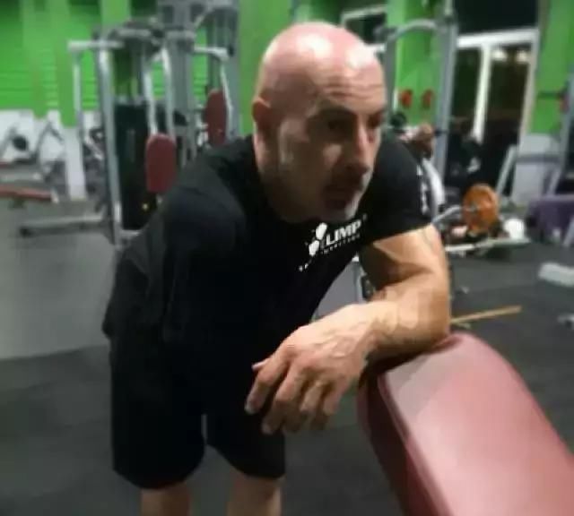 健身|虽然他健身3年体重一斤没涨，我却被深深感动了！