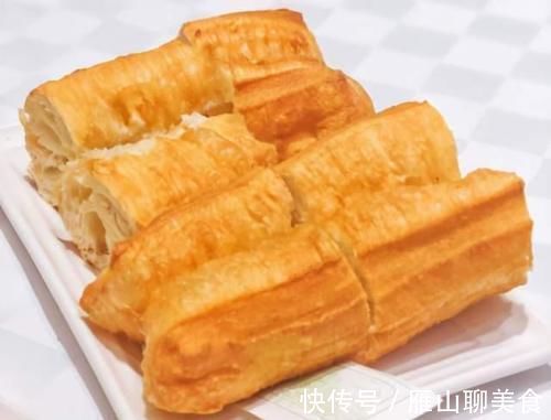 炸油条还是传统方法好,记住3点窍门,外酥里暄鼓大泡,放凉也不硬