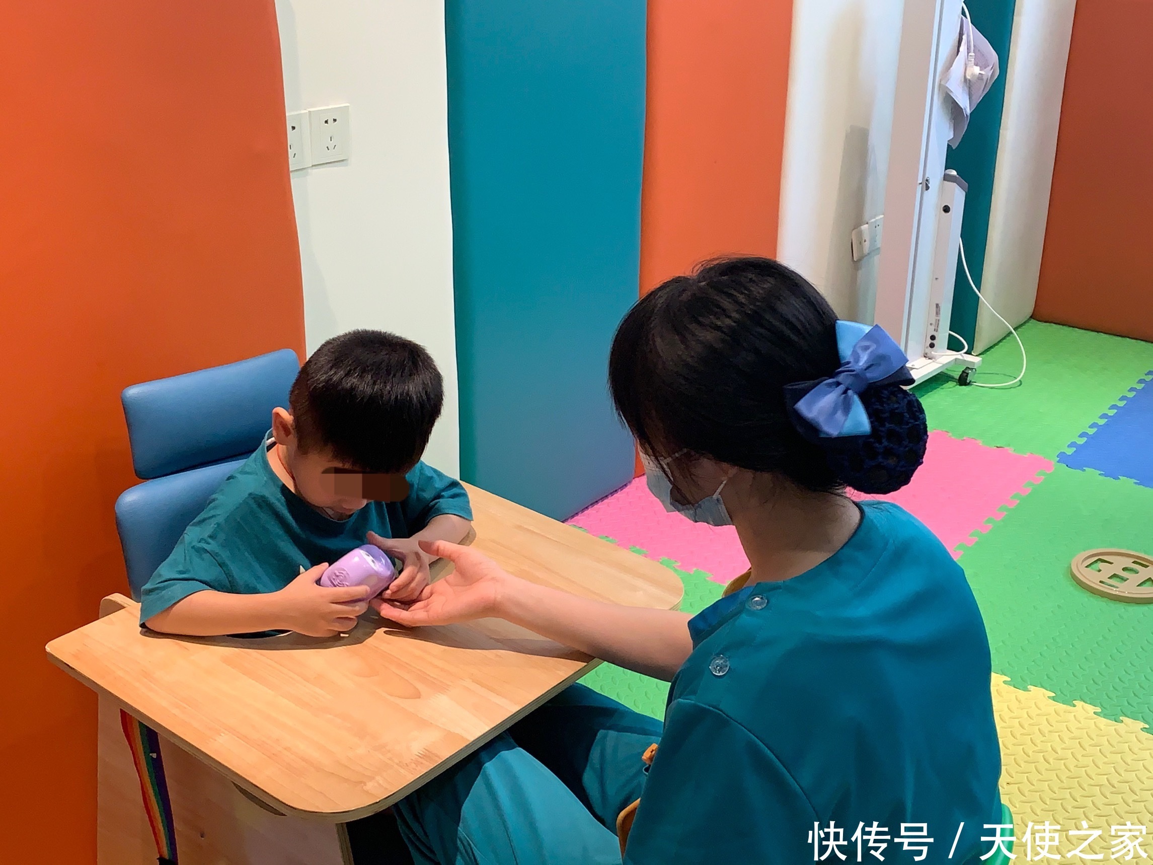 心理健康|天使科普:儿童抽动症危害大,坐等自愈只会耽误孩子!