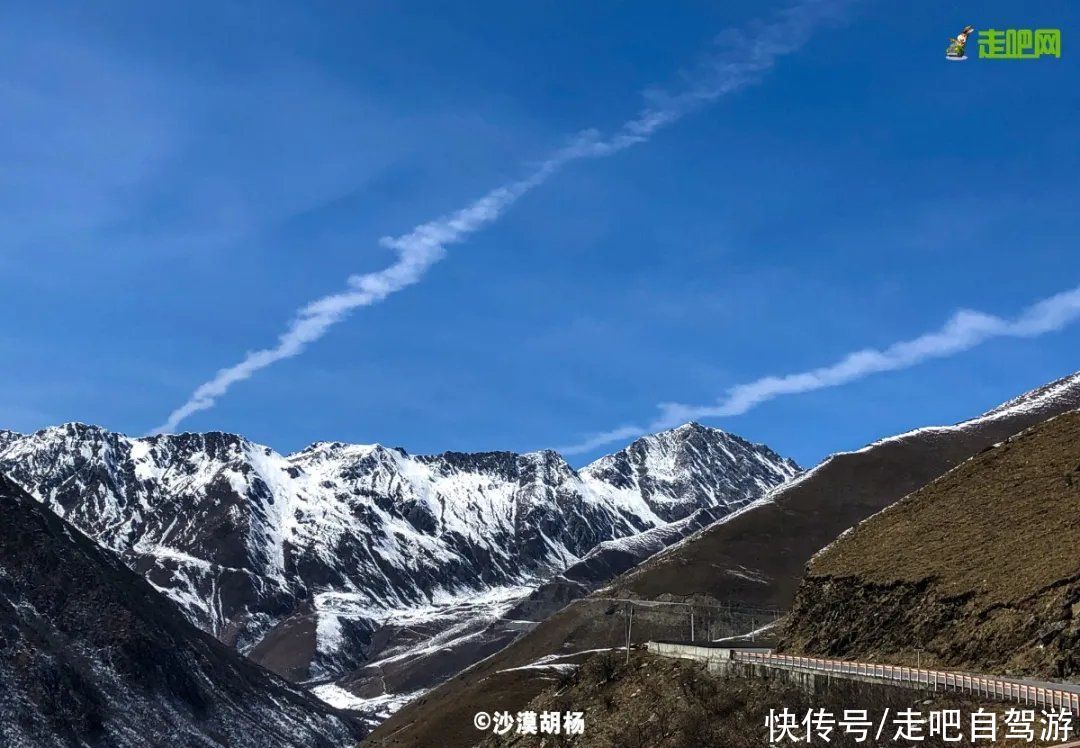 红军长征翻越的第一座雪山，山上云海绝美，有着不输江南的美景