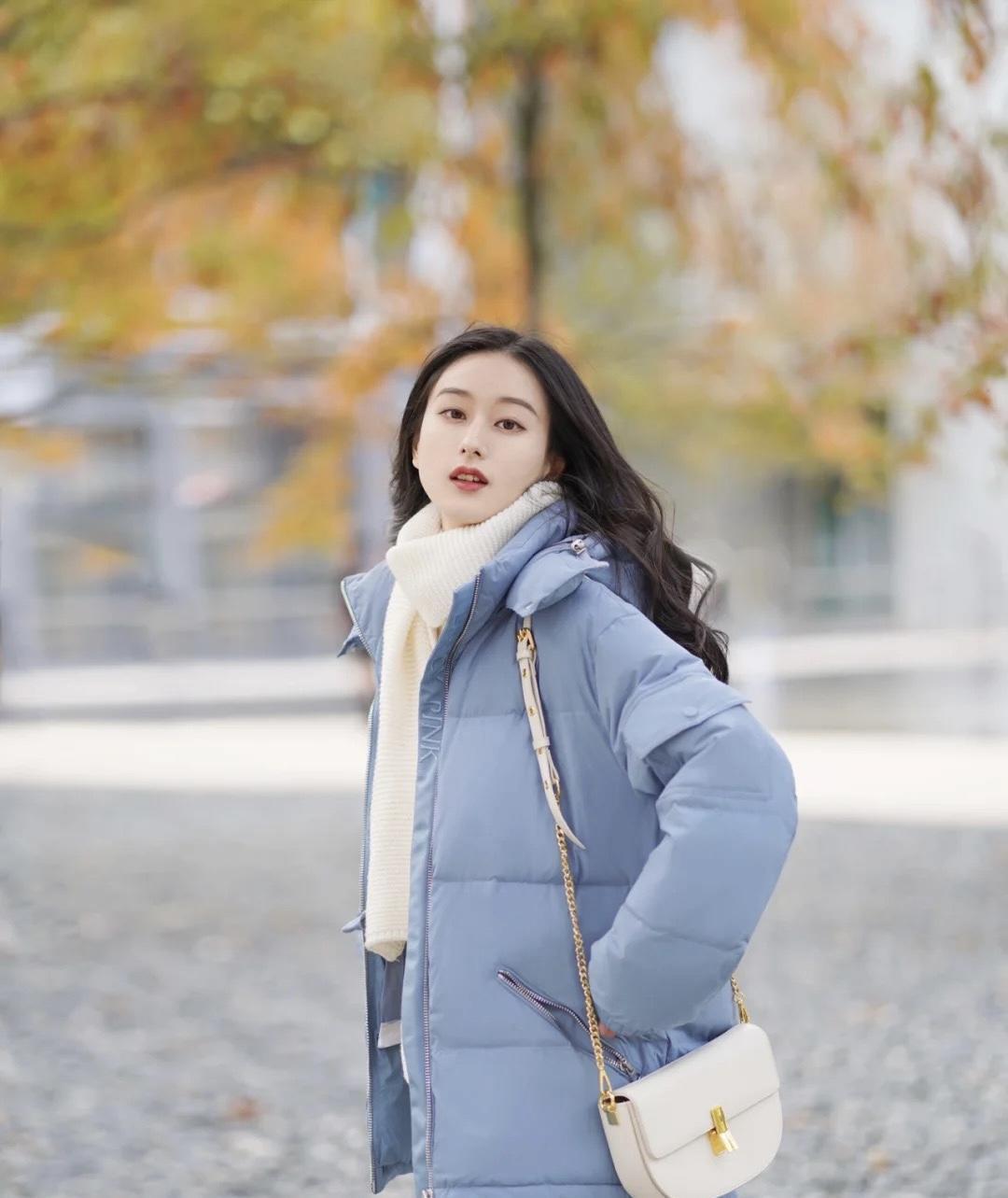 浅黄色|冬季的羽绒服穿搭指南,这5套搭配保暖又时髦,让你无惧寒风!