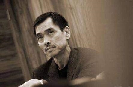 “胜和一哥”江湖划水史:暗杠双鹰青,明削白头仔,斗法胡须勇