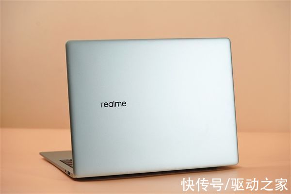 re5000元内性能最强轻薄本！realmeBook增强版天青色图赏