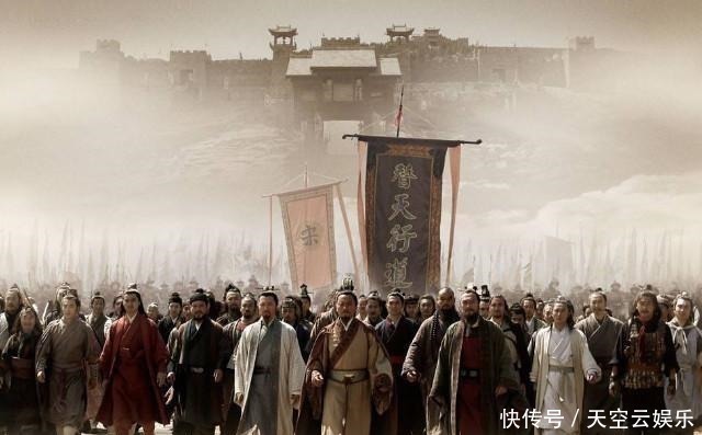 李逵#如果赤手空拳,此人是梁山武功第一,卢俊义和林冲联手也打不过他