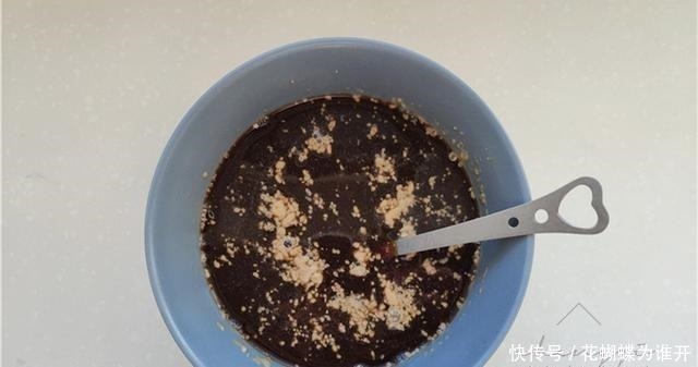 阿姨|天冷,45岁老阿姨迷上了这早餐,1周吃3次,别看黑乎乎,特营养