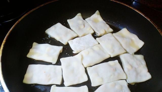 不用|早餐,面包馒头不如它,不用揉面,平底锅一煎,5分钟出锅