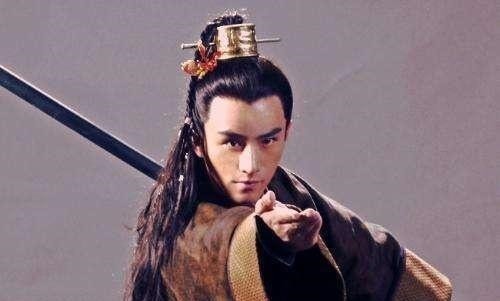 五虎将@他才是水浒真正的战神,卢俊义都怕他,还打败了3个五虎将