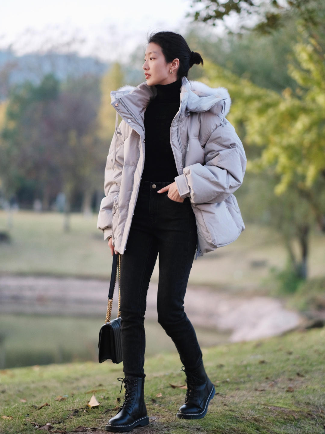 博主|“毛领羽绒服”才是最保暖的单品,软糯温柔又舒适,美得高级