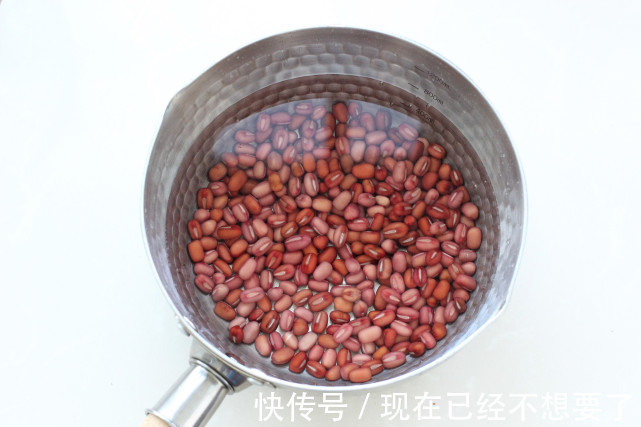 比奶茶还好喝的红豆糯米丸子,既是主食又是甜品,糯叽叽奶香十足