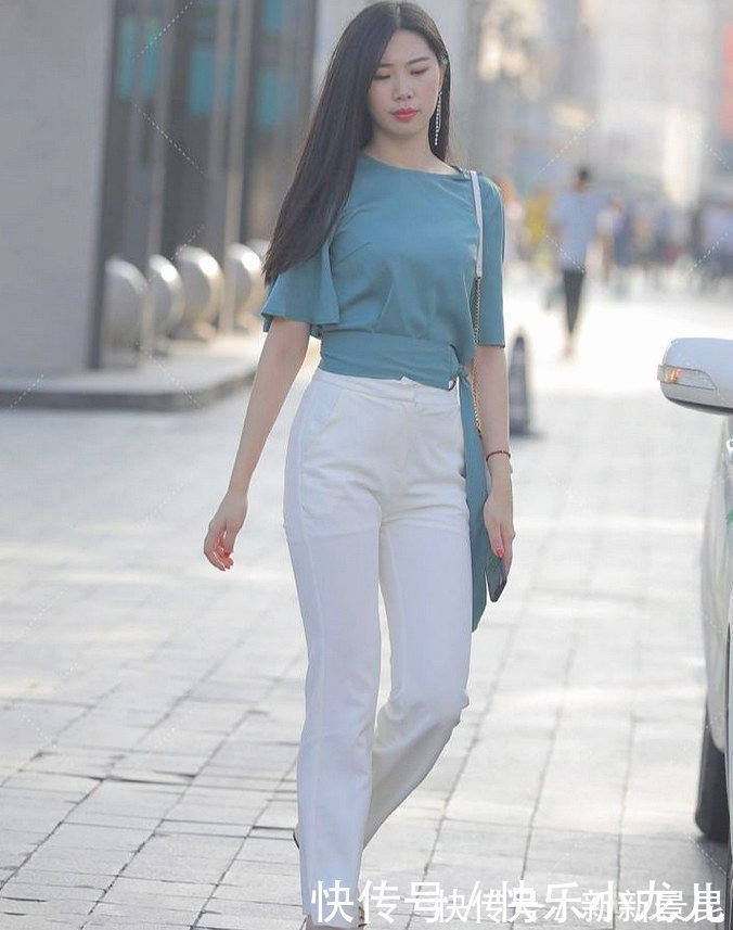 穿搭 喇叭裤增添了几分洒脱感,修身清凉又显身材
