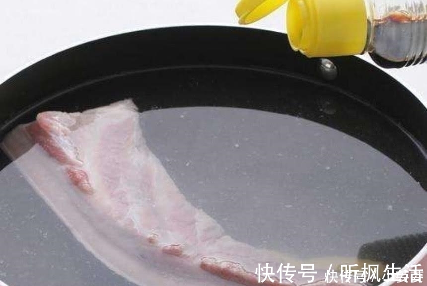 焯水|五花肉焯水时,不能直接下锅煮,很多人都错了,难怪肉质又老又柴