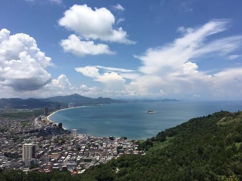 惠东县美丽的滨海旅游景区，城市里的阳光沙滩美景