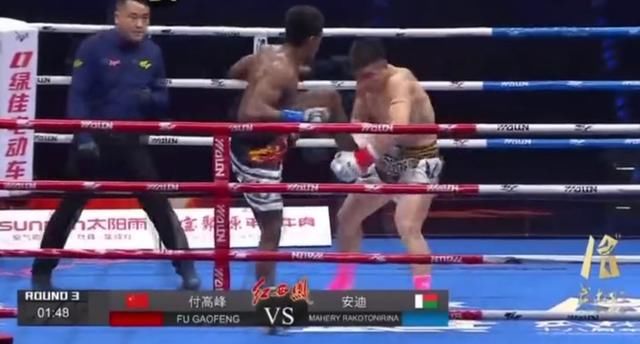 付高峰|武林风又出争议判罚!付高峰险胜乌合之众，网友:失去了公正