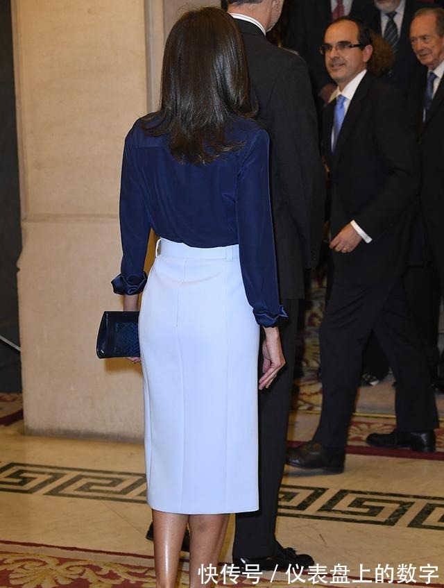 铅笔裙 西班牙王后、瑞典王妃和丹麦王妃看中同一条铅笔裙，搭配方式各异
