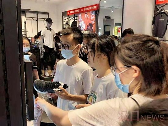 武汉|武汉鸿星尔克线下门店一天销售额暴增130余倍