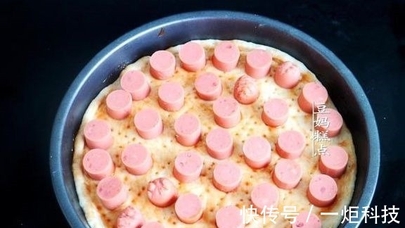 孩子爱吃的,2款简易披萨,几分钟做一个,比买的放心